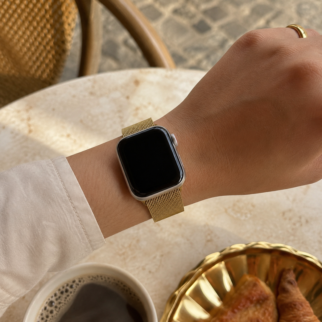 Apple Watch Milanees Bandje Goud, gedragen om de pols